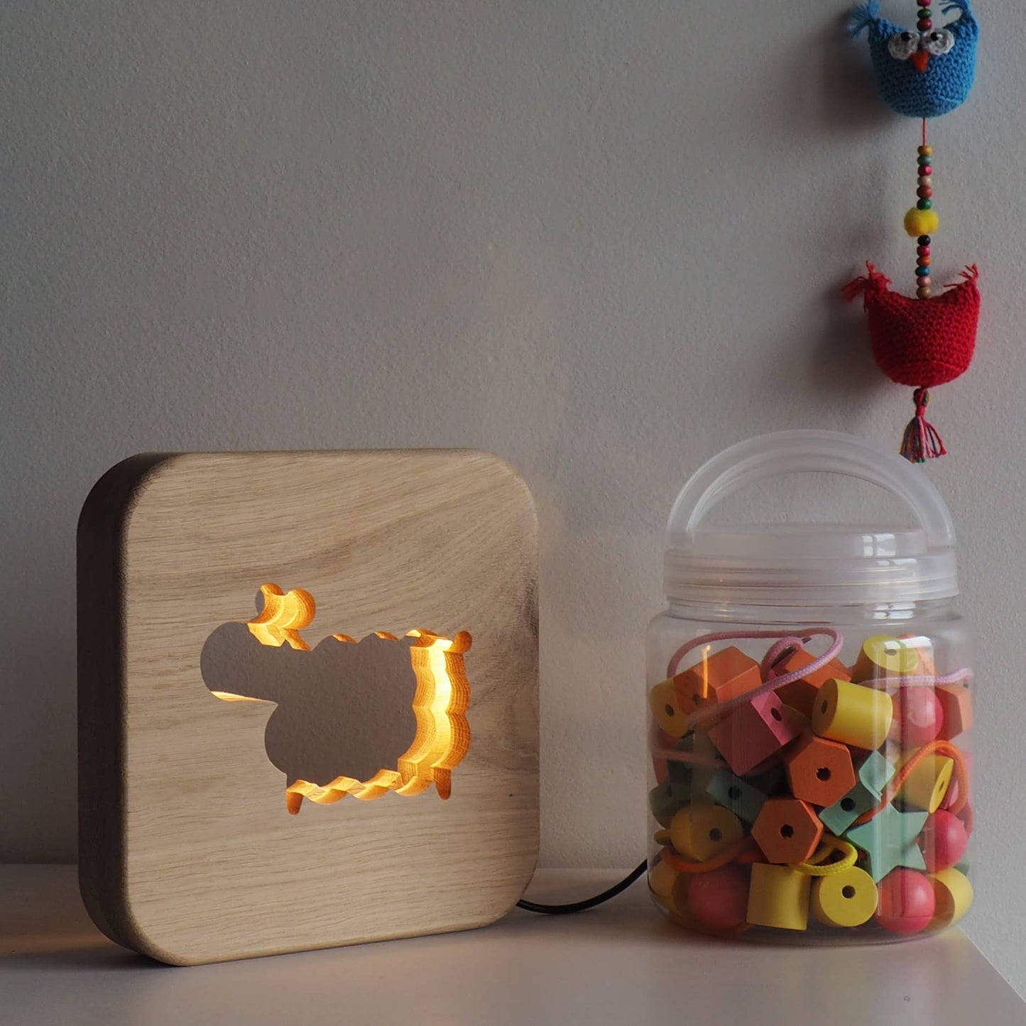 Nachtlicht aus Eichen-Holz-Schaf