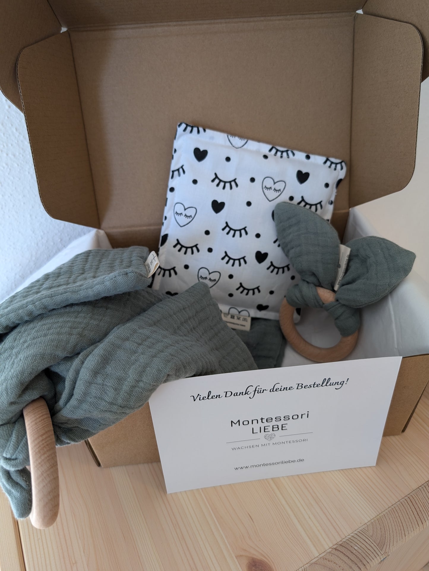 MontessoriLIEBE Geschenke-Box Olivegrün