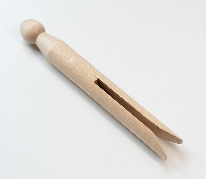 Wooden clothespins (10 pieces)