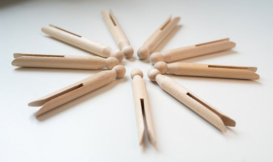 Wooden clothespins (10 pieces)
